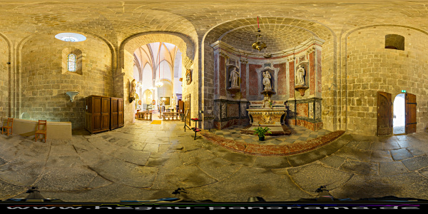 In einer Seitenkapelle
                                            der Abtei