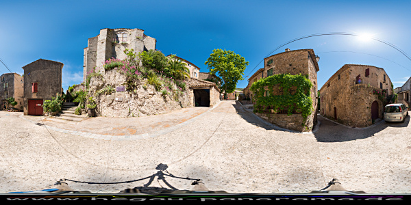 Ausgangspunkt aller
                                            Wanderunge durch den Cirque
                                            ist das Dorf Moureze.