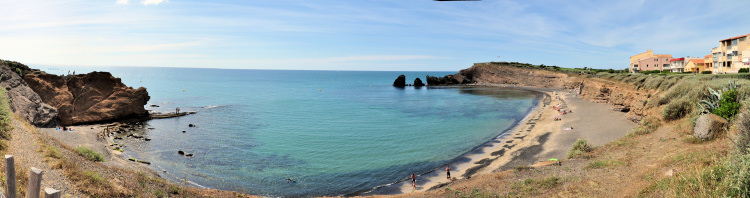Blick auf den schwarzen
                                          Strand von Cape Agde