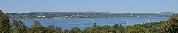 Blick von oberhalb
Dingelsdorf über den
Überlingersee des Bodensee Blick von oberhalb
Dingelsdorf über den
Überlingersee des Bodensee