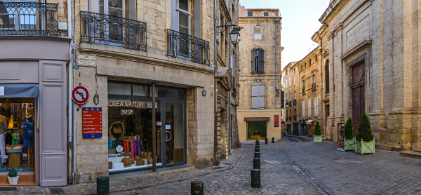 In der Altstadt von
                                            Pezenas, Languedoc,
                                            Frankreich Kugelpanorama in
                                            der s�dfranz�sischen
                                            Moli�restadt.