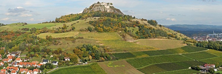 Der Hohentwiel vom
Plören aus Der
Hohentwiel vom Plören aus