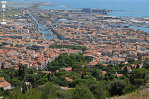 Blick
                                          auf die Hafenstadt Sete